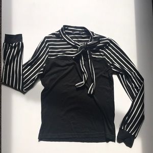 Cute black and white top.